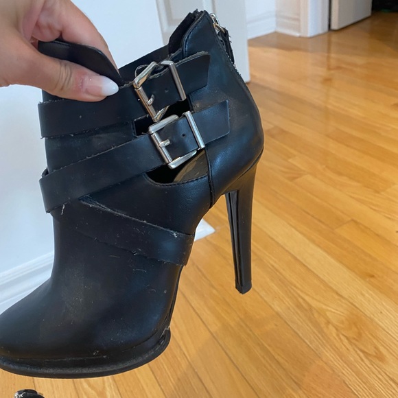 Boots - Picture 4 of 4